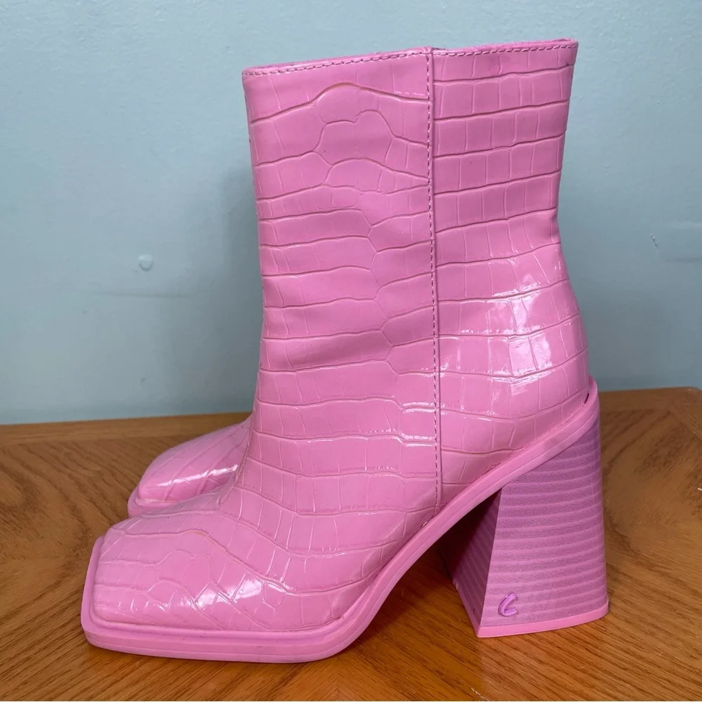 Circus by Sam Edelman Pink Croc Layla Embossed Block Heel‎ Bootie Boot Size 6